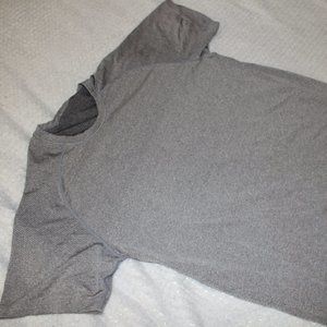 Men's L Gray lululemon Metal Vent Tech Workout Shirt